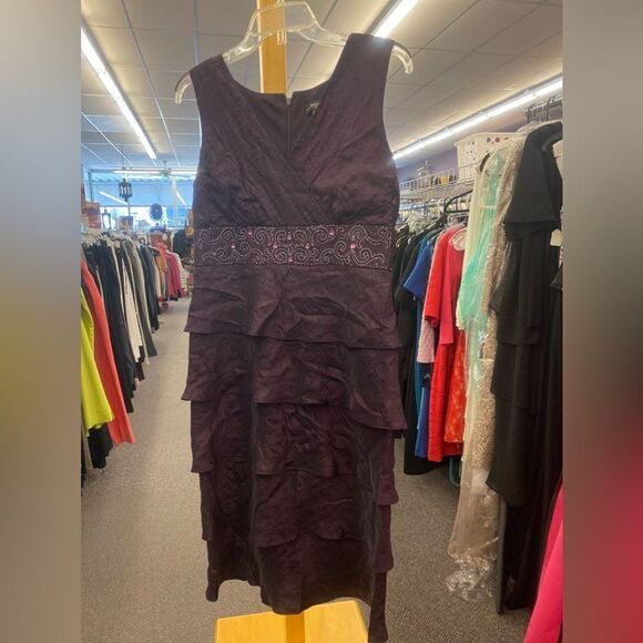 R & M Richards sz. 10 purple party dress - Picture 1 of 3